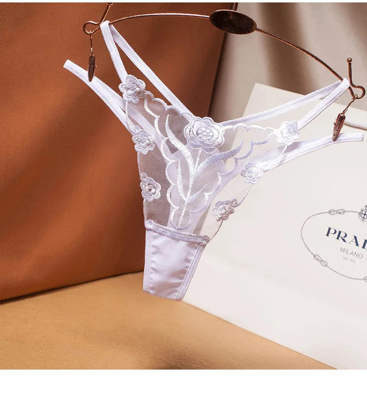 String sexy brodé pour femme – Culotte en tulle transparent avec fines bretelles, sous-vêtement sans couture, lingerie tentation, T-string hot et sensuel.