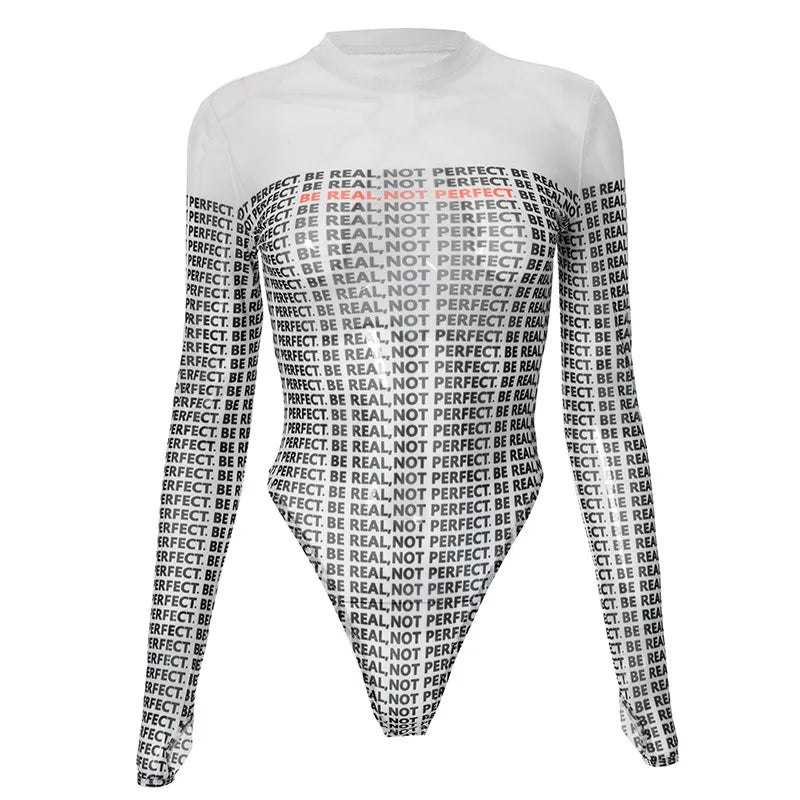 Shestyle Body transparent en mesh imprimé journal pour femme – Manches longues, col rond, design ajusté avec string assorti, look tendance et audacieux